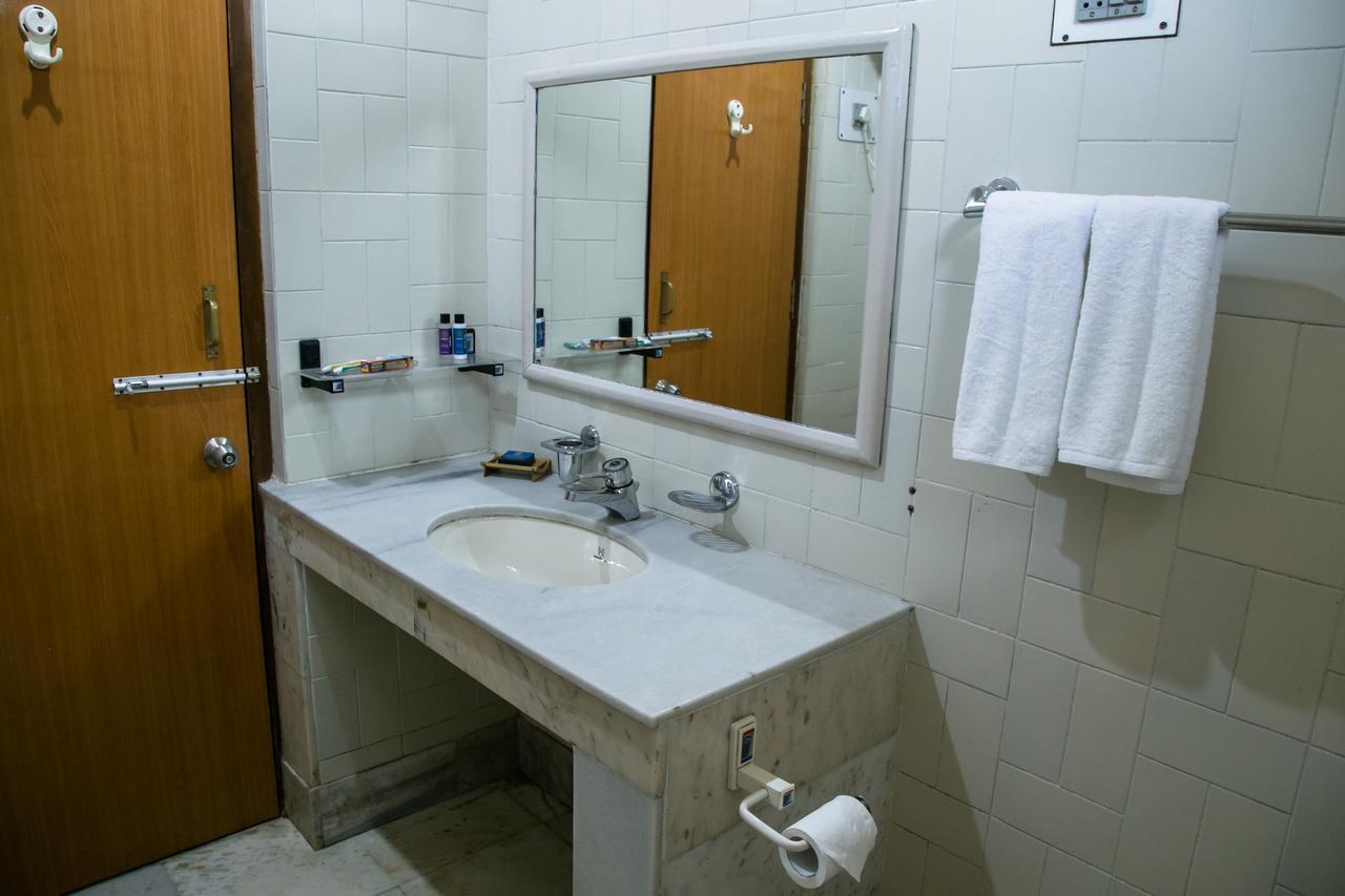 นิรามายา รีทรีต อราดูรา โกหิมา Hotel Kohima ภายนอก รูปภาพ