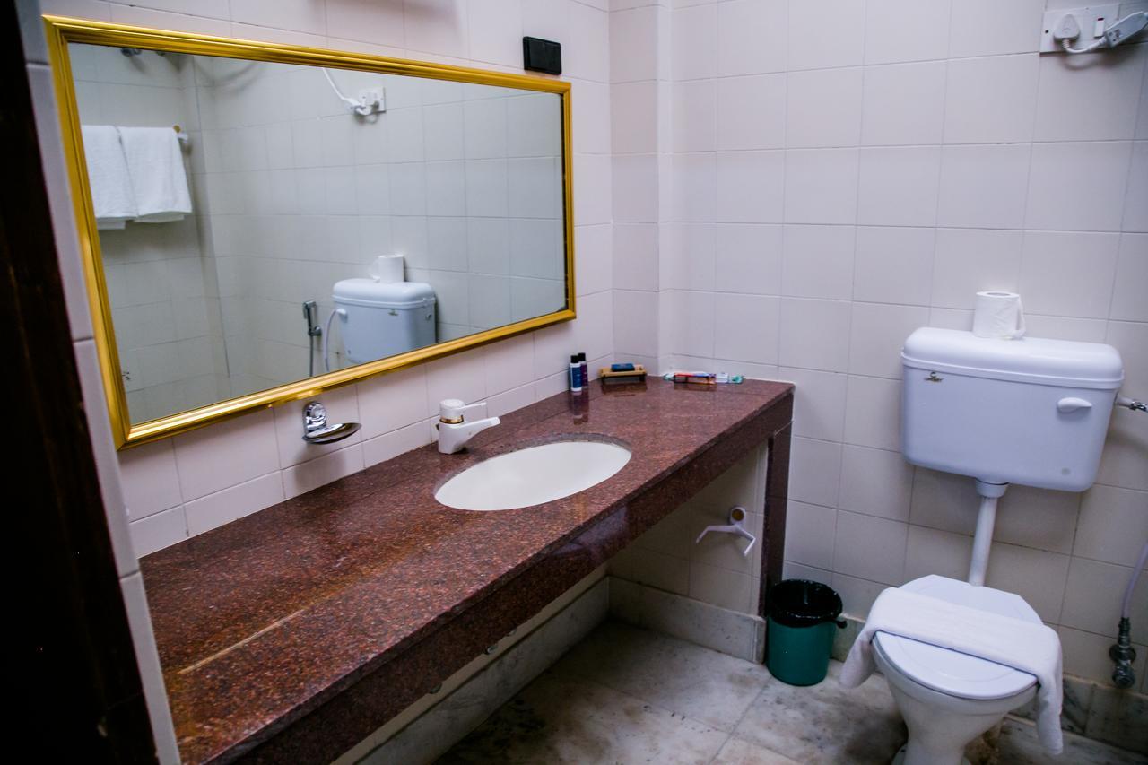 นิรามายา รีทรีต อราดูรา โกหิมา Hotel Kohima ภายนอก รูปภาพ