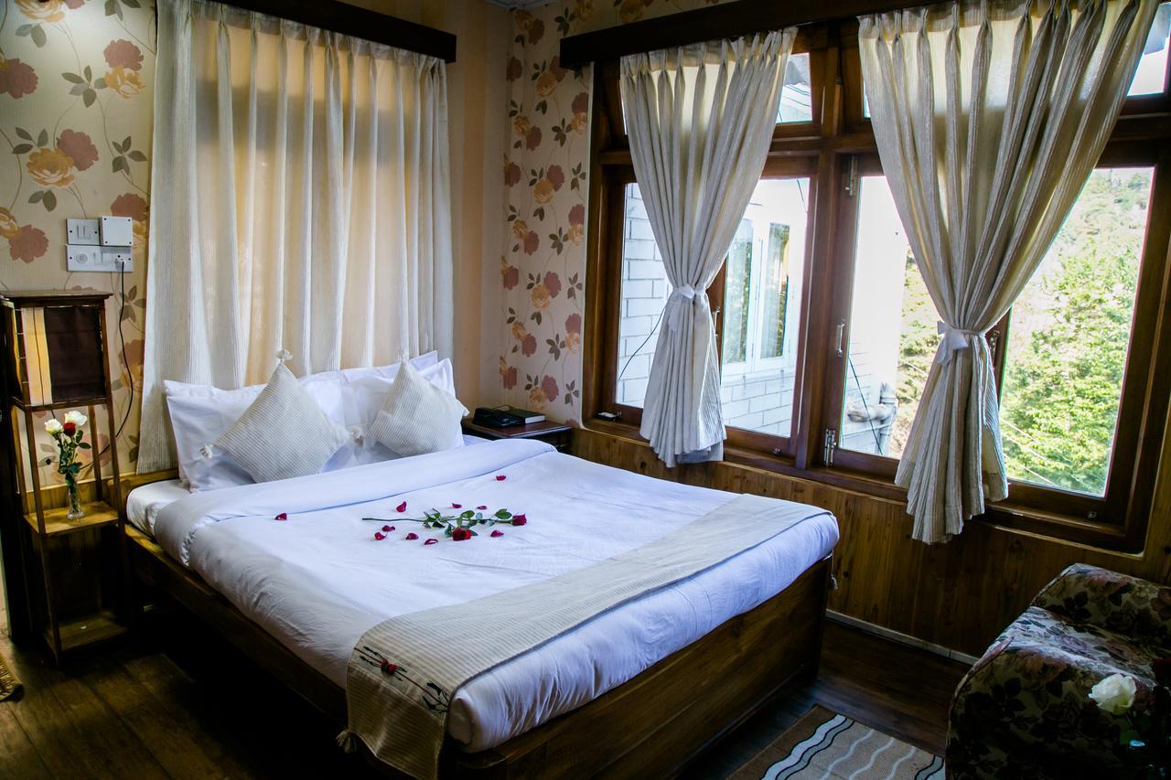 นิรามายา รีทรีต อราดูรา โกหิมา Hotel Kohima ภายนอก รูปภาพ